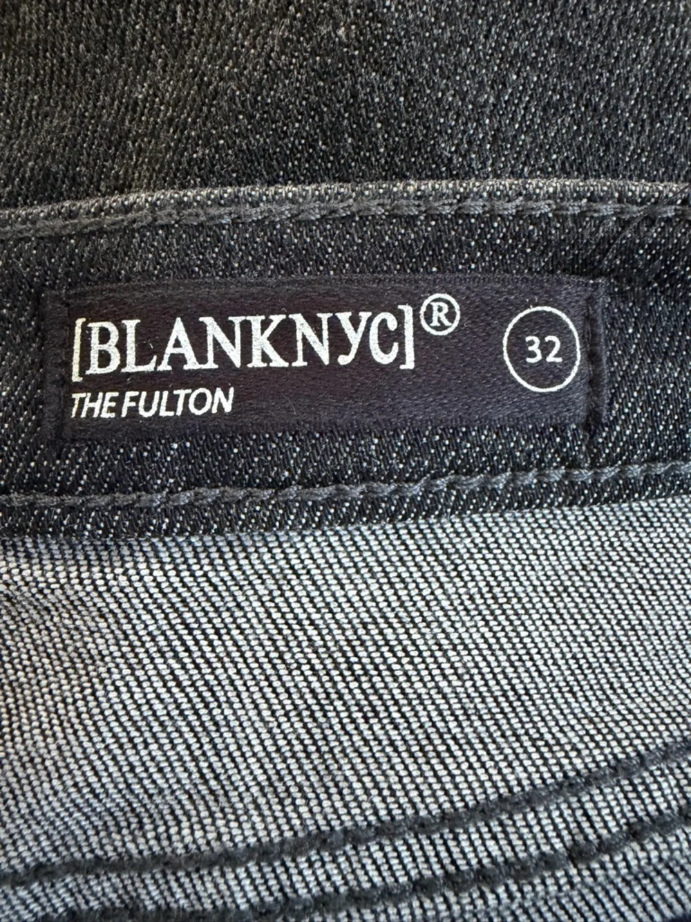BLANK NYC The Fulton Roll Up‎ Black Distressed Jean Shorts Size 32 NEW